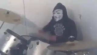 Анонимус барабанит