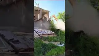 Стена сложилась на глазах
