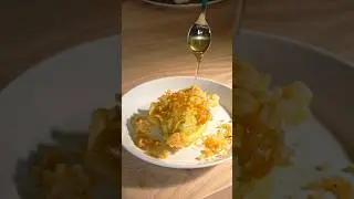 Fried zucchini blossoms with ricotta & honey