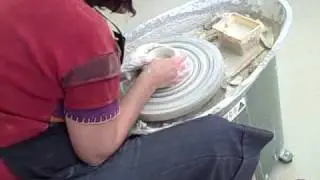 Throwing a pot