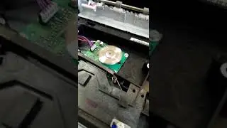 Работа блока лазера в принтере со снятой крышкой