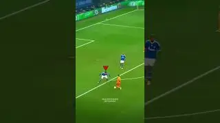 Финт Роналду который уничтожал защитников😲  
