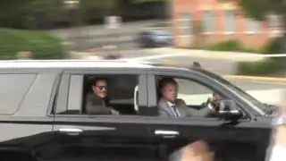 People Cheers Johnny Depp | Booo To Amber Heard | Court Entry Live