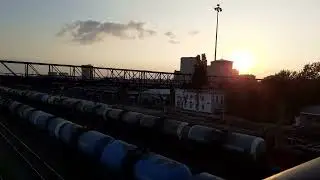 Вл80т-??? с грузовым составом прозодит станцию Краснодар 1