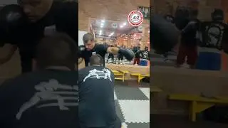 Чуть не уронил
