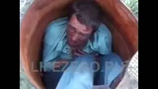 Бедняга ЗАСТРЯЛ В БОЧКЕ.