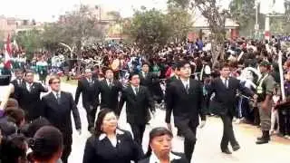 Desfile de la IE 2084 Trompeteros en el 444 Aniversario del Distrito de Carabayllo 2015