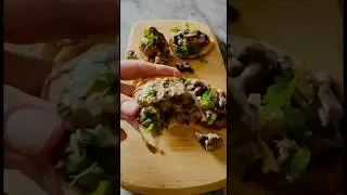 Herby Yogurt Mushroom Toasts - so quick and easy! 
