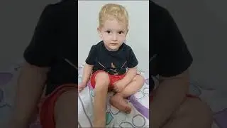 Matheus  dedurando onde fez o machucado !!!