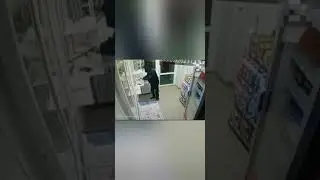 ограбления : трус, скользкий и шутка