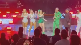 Maya llora en el #90spoptour en Guadalajara