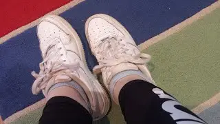 Shoeplay and a look inside my Little Sisters Nike Air Force 1 trainers!