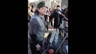 Alex Zoltan performs in Prague at Charles' Bridge