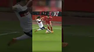 Bro sent him home 💀 | Coutinho crazy nutmeg vs Besiktas