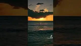 Хороший человек,подписана на него.