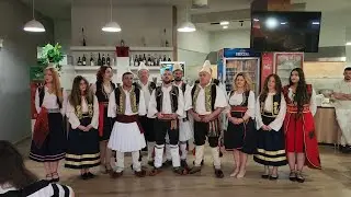 SUPRIZON  Daniel Muhaj me kengen moj e vogel O,me turiste Nordik beqo2.Per evente tel. 0692219803. 