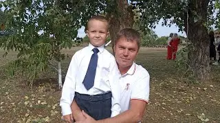 Первая школьная линейка Ивана.