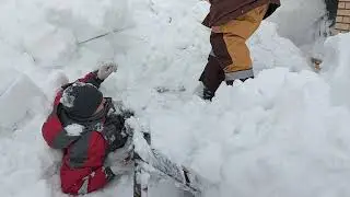Завалило снегом с крыши.