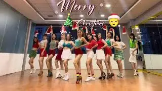 You Make It Feel Like Christmas - Gwen Stefani