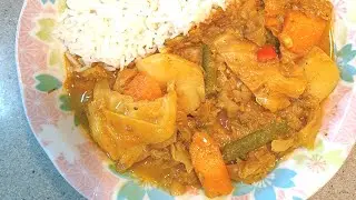 Quick and Easy Vegetable Curry - [Meatless Mondays]