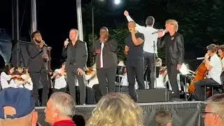 Rockapella performing 