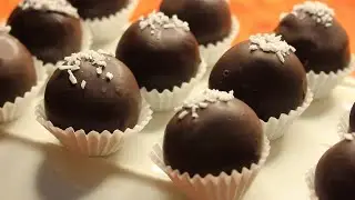 WHEN YOU WANT SOMETHING SWEET AND HEALTHY / WE ALWAYS MAKE THESE CANDIES / AY COOK