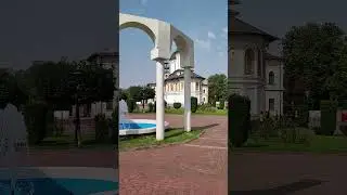 Fântână arteziană în centrul municipiului Târgu-Jiu, județul Gorj, România