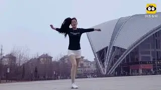 Самый задорный шафл прошедшего сезона 🔥 танцует студентка Цинцин Qingqing