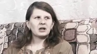 Мать держит детей за рабов и постоянно избивает их