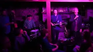 She's No Lady     -     Nigel Hirst