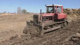 ДТ 75 снова в деле! Опытный бульдозерист Вениамин равняет разбитые грунтовые дороги!