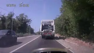 Самый лучший водитель мусоровоза, он пропускает!