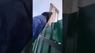 Лайфхак для монтажа профлиста на забор.