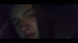 Кормлю собак на улице .Иду на работу .
