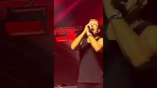 ولو حواليا كل الكون بكون يا حبيبي محتاجلك