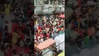 सदर बाजार दिल्ली में रूठे हुवे करोना को मनाते लोग