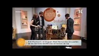 Erik Putzbach muestra algunos de nuestros bolsos en el Programa de TV "Ben Trobats"