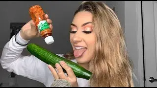 ASMR Español | Comiendo Pepino & 35 Cosas Sobre Mi (Eating Sounds)