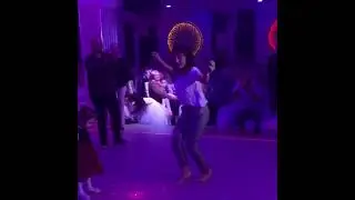 BU KIZLAR HOPTEĞİ OYNAMIYOR YAZIYOR...
