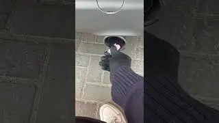 Удаляем 6 летний нагар насадки выхлопа с помощью ваты 