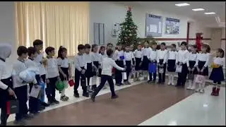 Şagirdlərin yeni il təbriki. #yeniil #akim  #newyear #newyear2025 #şagird #hediyye #christmas #love