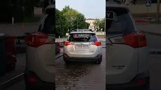 О чём думают мужчины когда заправляют свой автомобиль?