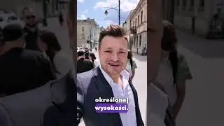 Pomnik, który "rośnie" na Piotrkowskiej.