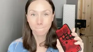Turn your iPhone screen RED {block blue light at night | increase your body’s melatonin production}