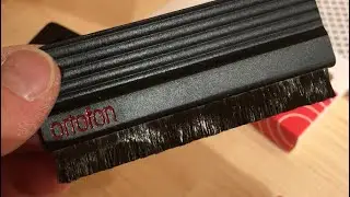 Негативный обзор на щёточку для винила Ortofon Carbon fiber record brush