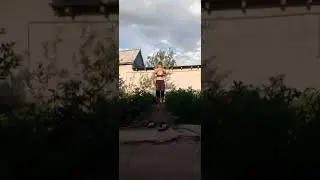 первый раз пробую сальто на земле