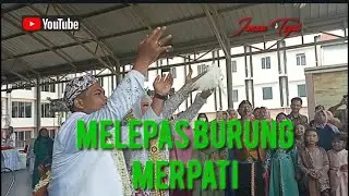 Melepas Burung Merpati by Iman Tegal