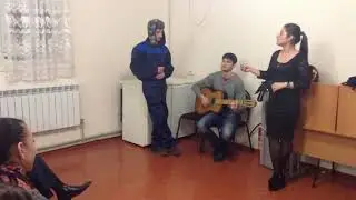 Великолепно поет песню на даргинском языке Лаура / Астрахань