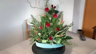 How To Make A Traditional Floral Design Using A Pinholder / Kenzan