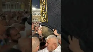 Кааба. Черный камень.